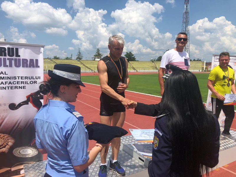 Un jandarm argeșean pe podium la Atletism și Cros!