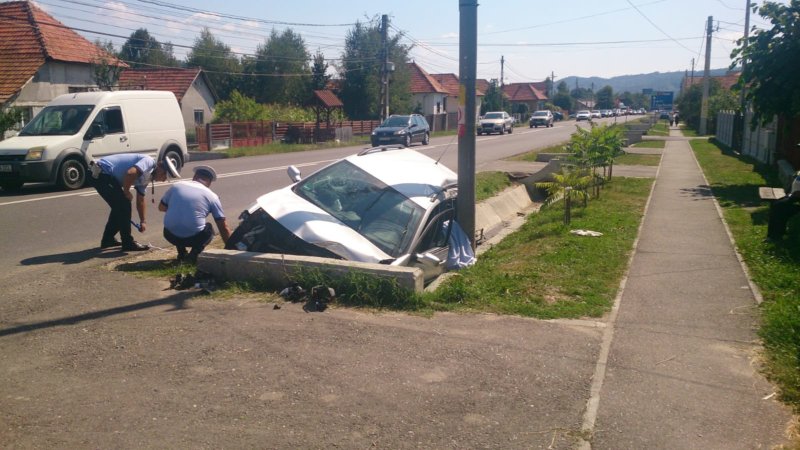 A aţipit la volan şi a ajuns la spital!