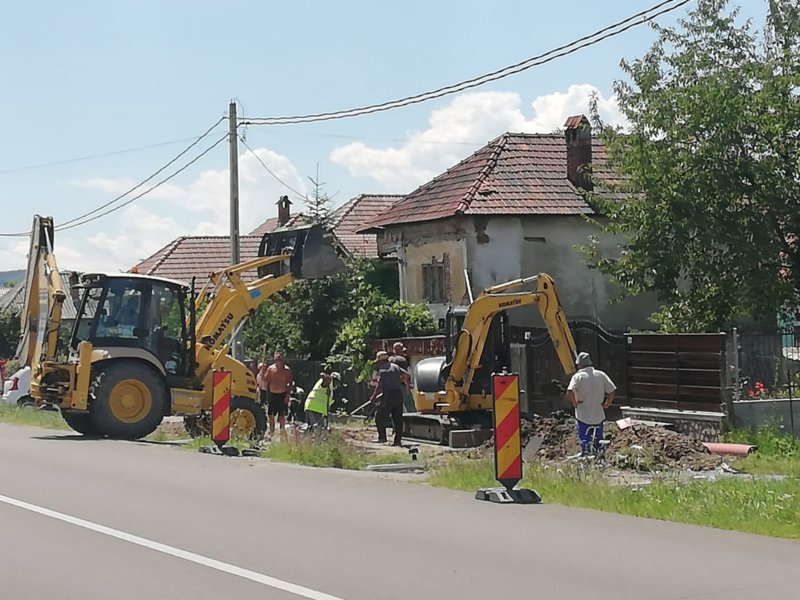 Se lucrează de zor la rețeaua de canalizare și menajeră la Schitu Golești