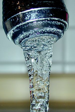 Societatea furnizoare a apei potabile a făcut o nouă analiză a apei destinate consumului uman!