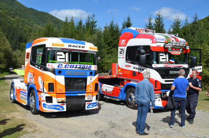 Show oferit de bolizi de WRC și un camion de curse