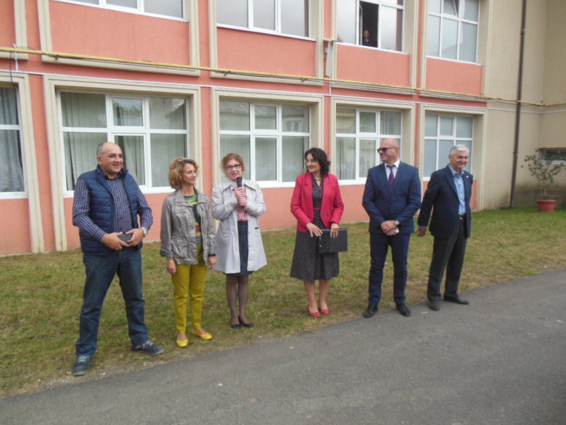 VIDEO: Școala gimnazială Nanu Muscel din Câmpulung are radio școlar!