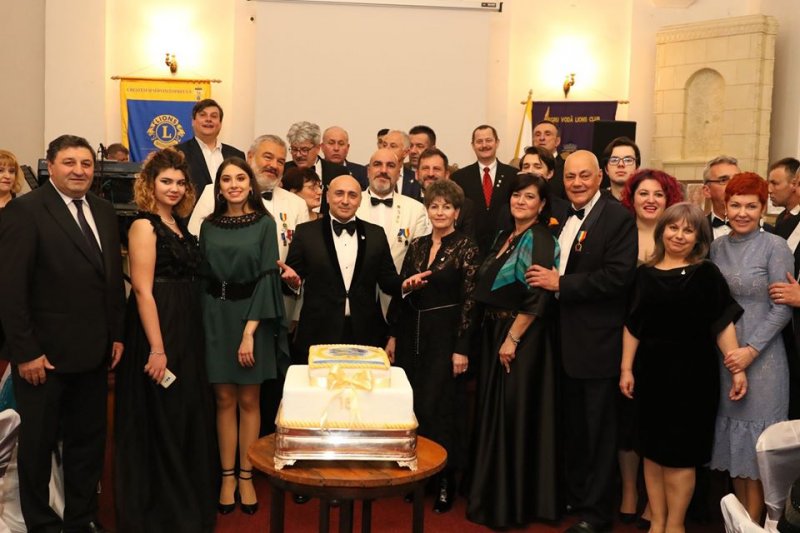 Marcel&Gina Pavel au întreținut atmosfera pro bono la Balul de Cristal