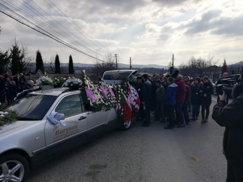 Copilul ucis de anastezie a fost condus pe ultimul drum!