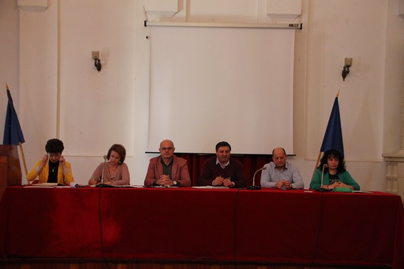Nu se mai pot construi acoperisuri la blocuri fără autorizație!
