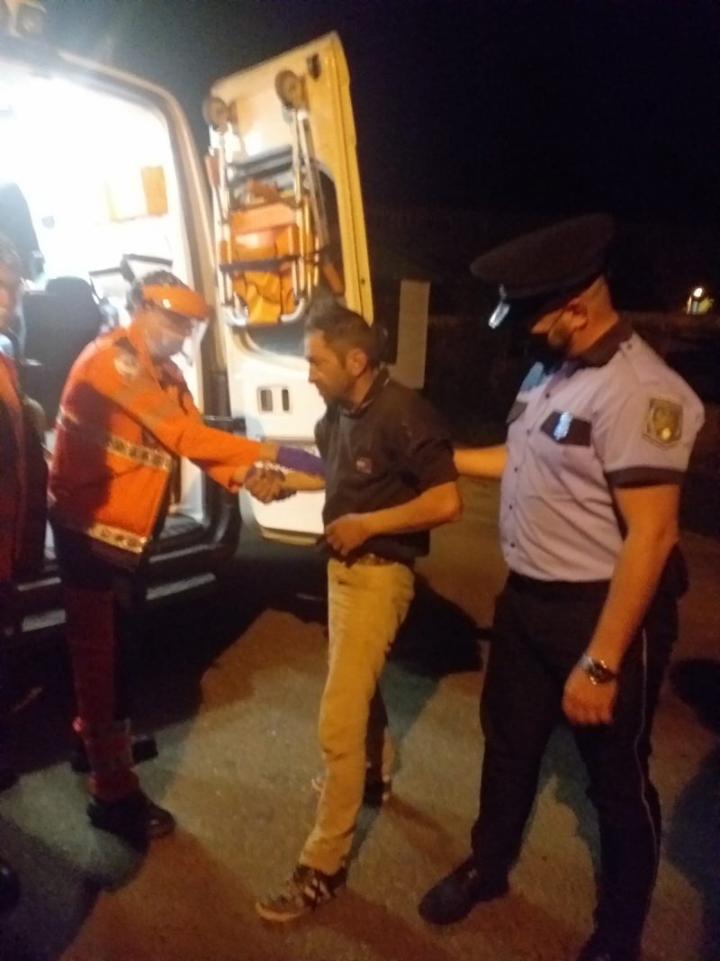 Bărbat găsit căzut în stradă…