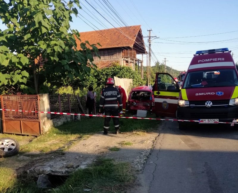 Tragedie în Muscel! Femeie zdrobită pe bancă la poartă…