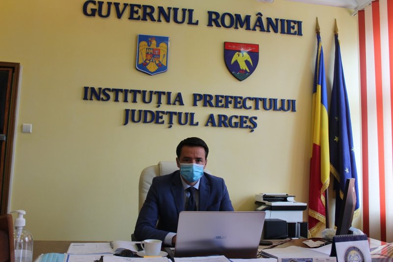 Prefectul Argeșului atrage atenția că suntem într-o perioadă de răspândire comunitară accentuată
