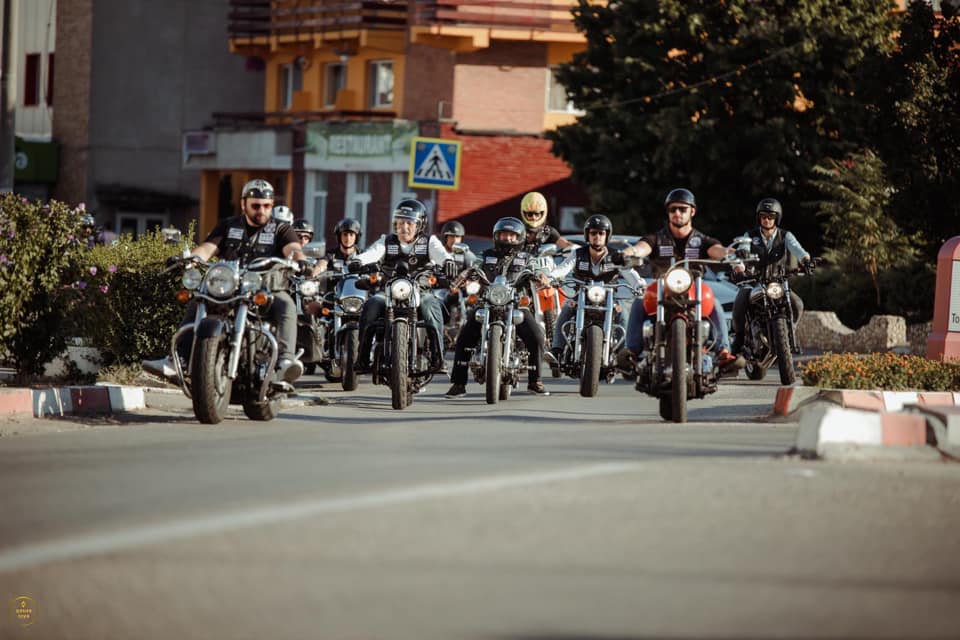 Paradă moto și concerte care au loc în aer liber