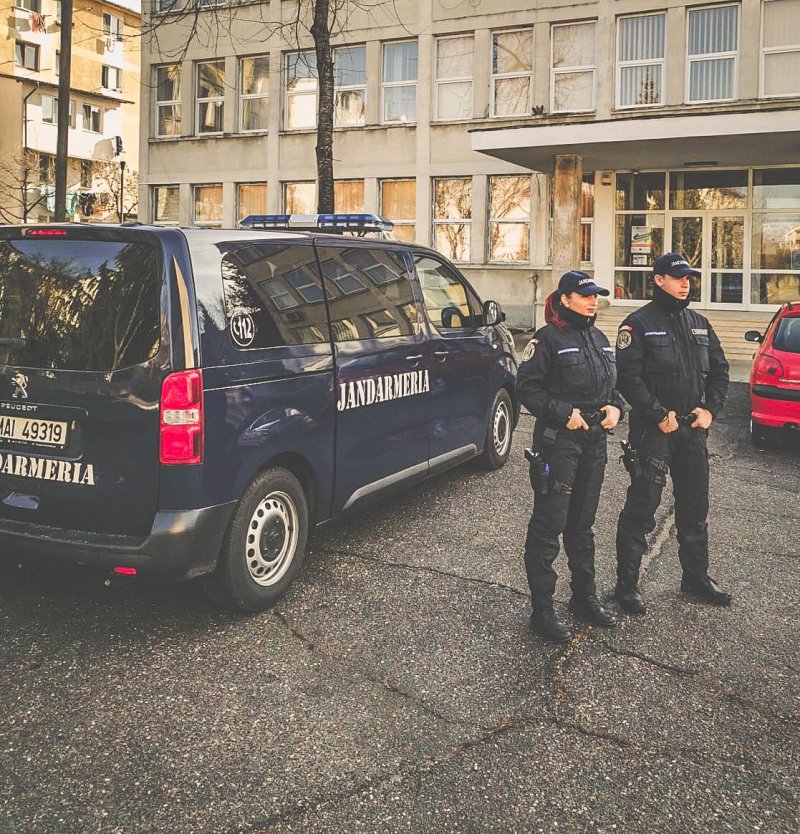 Jandarmii argeşeni prezenţi la deschiderea noului an şcolar