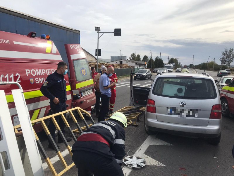 A produs un accident rutier în lanț până a rupt glisierele