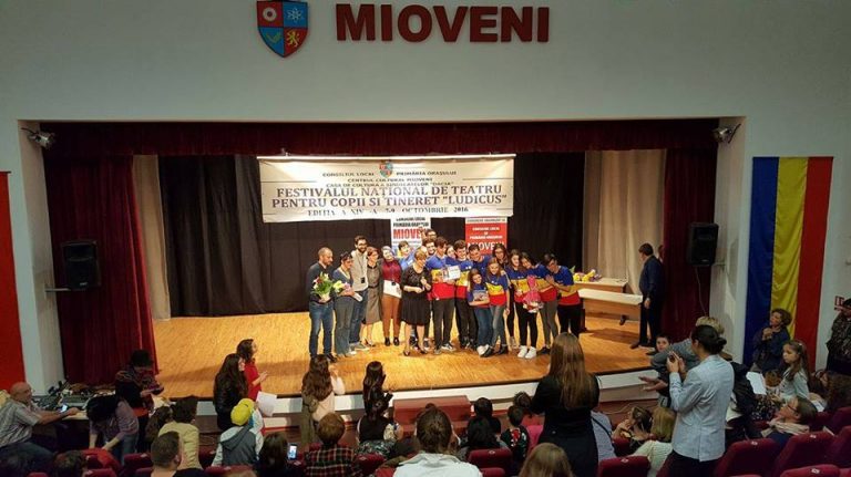 Câmpulungeni pe podium la Festivalul Național de Teatru pentru Copii și Tineret „Ludicus”- Mioveni 2016