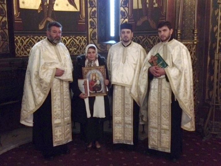A renunțat la religia islamică pentru a se creștina!