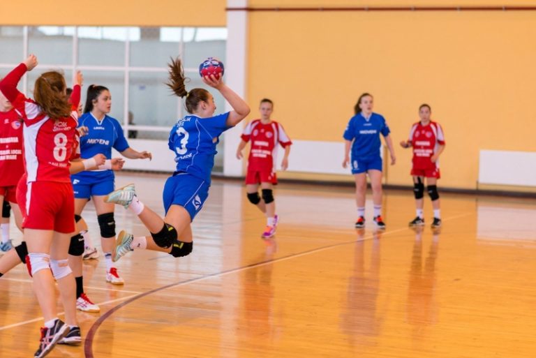 La Mioveni se face selecţie pentru echipa de handbal