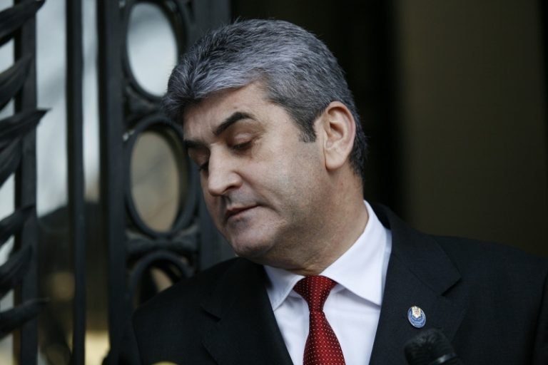 Gabriel Oprea acuzat de abuz în serviciu cu obținere de foloase necuvenite Gabriel Oprea acuzat de abuz în serviciu cu obținere de foloase necuvenite