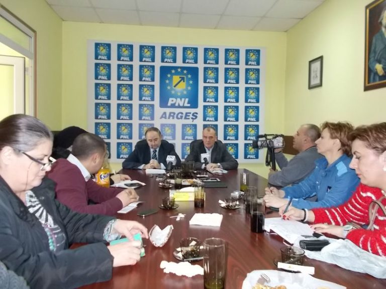 Iani Popa se foloseşte de conferinţele de presă de la partid, pentru a face reclamă…Senatului!