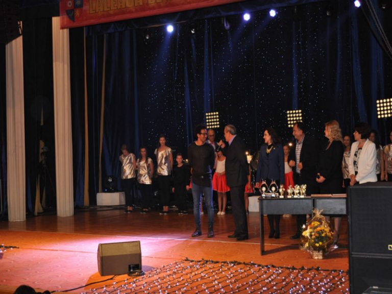 GALERIE FOTO: Ei sunt câştigătorii Festivalului Naţional de Muzică Uşoară ,,Laleaua de Aur”! Iată ce premii au primit! GALERIE FOTO: Ei sunt câştigătorii Festivalului Naţional de Muzică Uşoară ,,Laleaua de Aur”! Iată ce premii au primit!