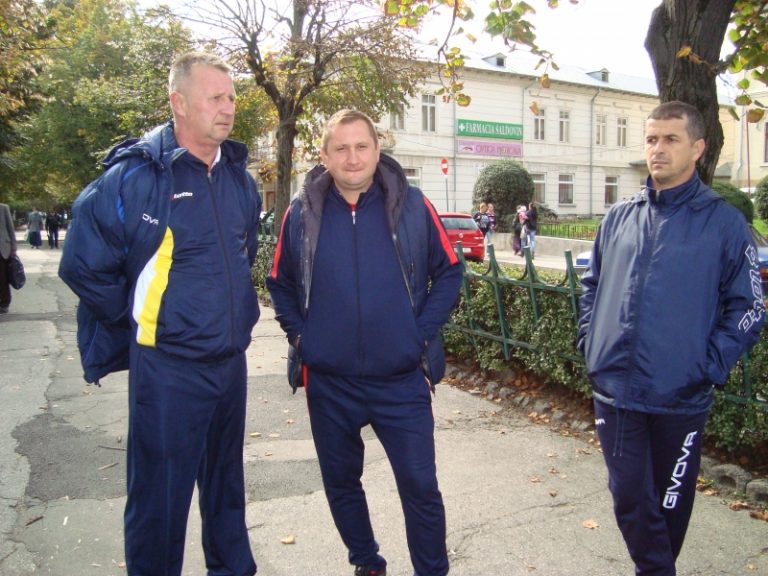 Astăzi la ora 17.00, câmpulungenii sunt aşteptaţi la meci pe stadionul municipal!