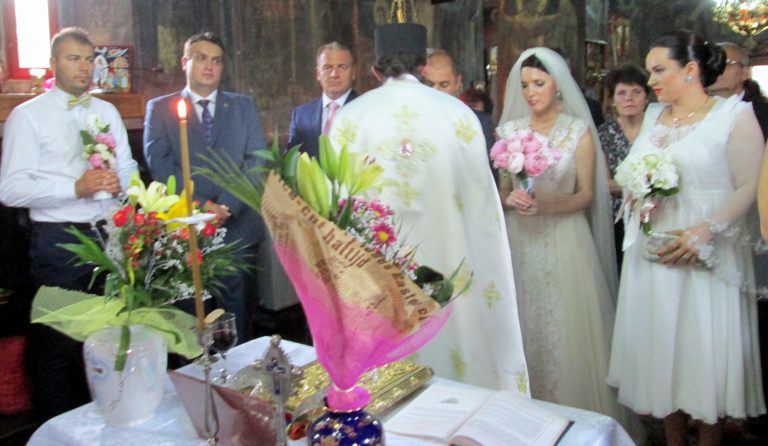 Vip-urile judeţului Argeș au petrecut la Cortul de pe Deal, lângă lac!
