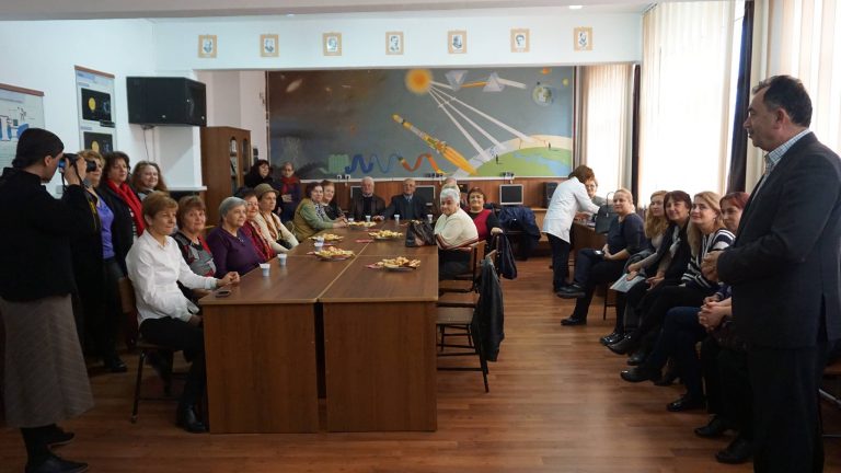 Cadrele didactice pensionare au fost sărbătorite la Mioveni! Cadrele didactice pensionare au fost sărbătorite la Mioveni!