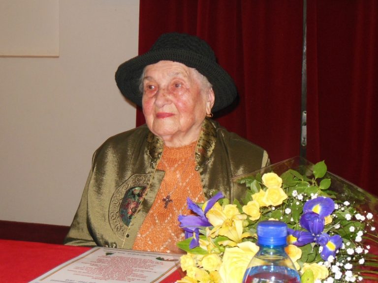 La 97 de ani, sora lui Toma Arnăuţoiu şi-a văzut visul împlinit!