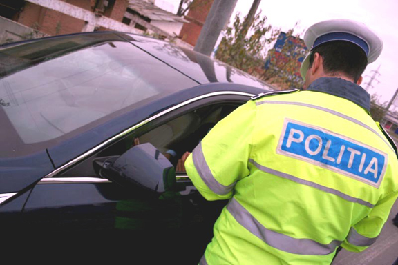 175 de poliţişti au acţionat pentru prevenirea faptelor antisociale şi pentru menţinerea ordinii şi liniştii publice 175 de poliţişti au acţionat pentru prevenirea faptelor antisociale şi pentru menţinerea ordinii şi liniştii publice