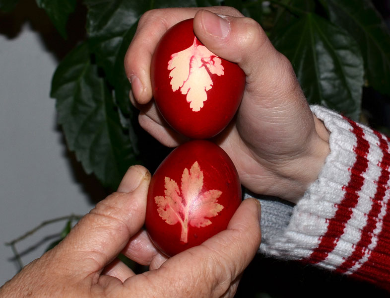 V-ați întrebat vreodată care este semnificația ciocnitului ouălelor de Paști?