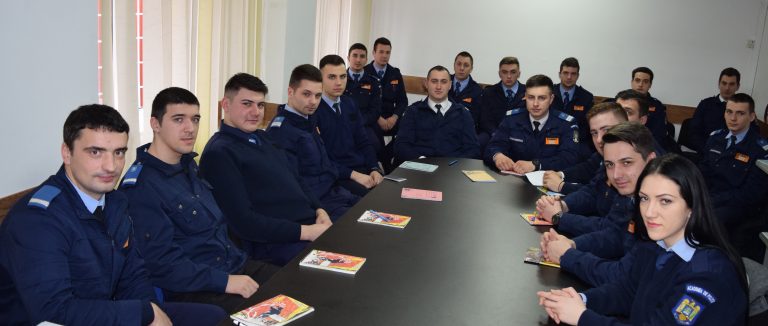 21  de studenţi ai Academiei de Poliţie  în practică la I.J.J.  Argeş!