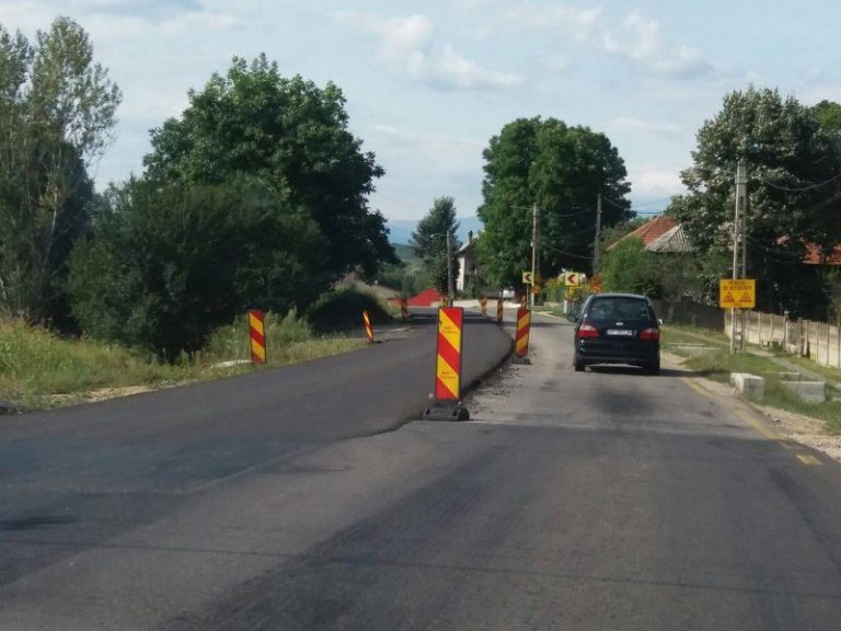 VIDEO: Domnilor miniştrii, domnilor guvernanţi, DN 73 trebuia finalizat în luna septembrie! VIDEO: Domnilor miniştrii, domnilor guvernanţi, DN 73 trebuia finalizat în luna septembrie!