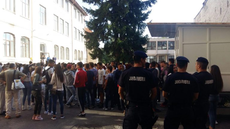 Jandarmii argeşeni au asigurat buna desfăşurare a festivităţilor dedicate începerii noului an şcolar!