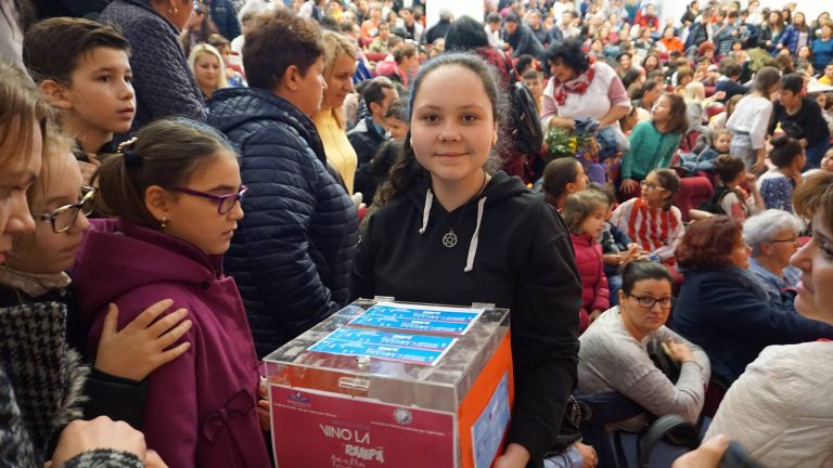 „Rampă pentru Petruţ”, spectacolul caritabil care a strâns lacrimi şi bani! „Rampă pentru Petruţ”, spectacolul caritabil care a strâns lacrimi şi bani!