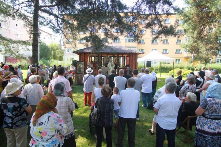 Zeci de câmpulungeni la praznicul Sfântului Fanurie! Biserica din cârciumă