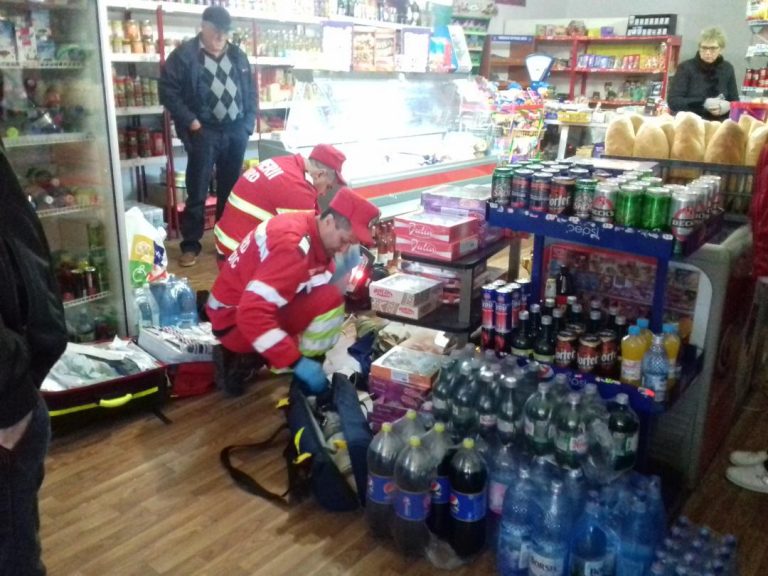 O bătrână a apucat să salute, apoi a picat secerată!