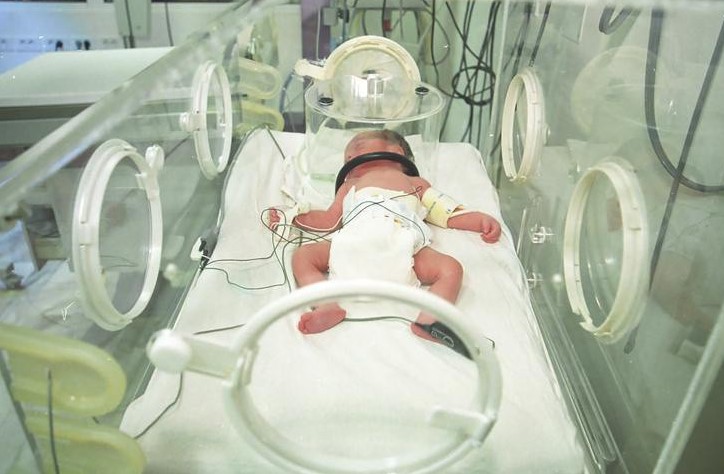 Un singur bebeluș s-a născut de Crăciun la spitalul din Câmpulung!
