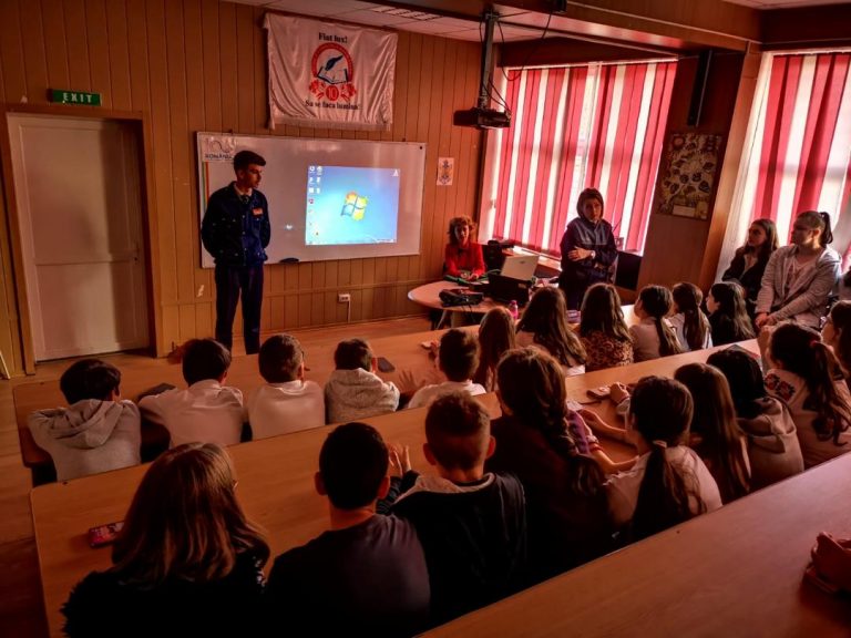 ”Creștem copii frumoși și sănătoși” ”Creștem copii frumoși și sănătoși”