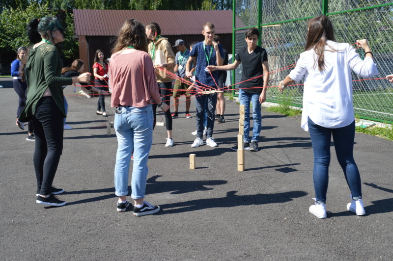 Tinerii din Câmpulung caută soluții pentru îmbunătățirea comunității