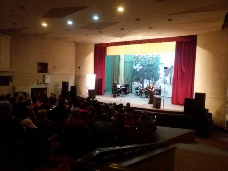 Începe Festivalul Național de Romanțe și Poezie ,,Rapsodii de Toamnă” Începe Festivalul Național de Romanțe și Poezie ,,Rapsodii de Toamnă”