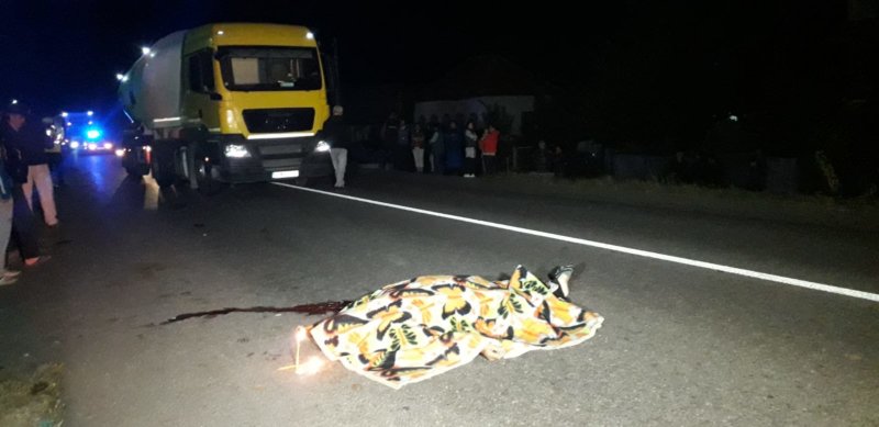 Bărbat accidentat mortal pe DN 73! Acesta nu s-a asigurat şi a fost izbit de un camion!
