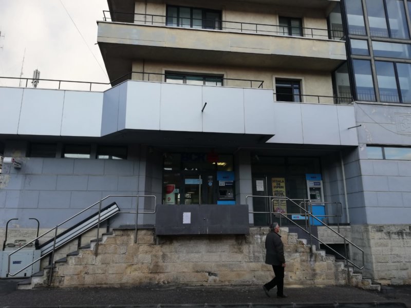 Clădirea BCR-ului a fost scoasă la vânzare!