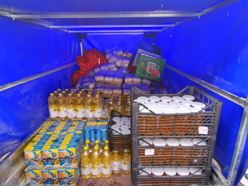 500 de pachete săptămânal cu produse alimentare și de igienă pentru persoanele nevoiașe