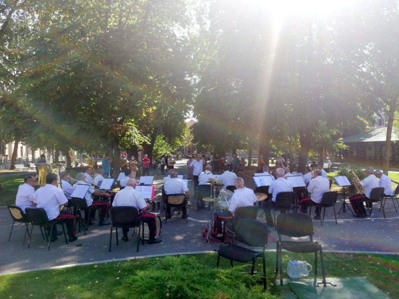 VIDEO: Fanfara Argeșului a cântat ca odinioară în Grădina Publică ,,Mersi”