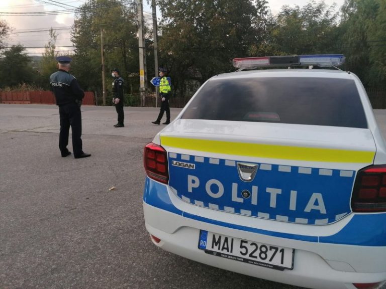 Conducea cu un permis ce pare a fi fals!