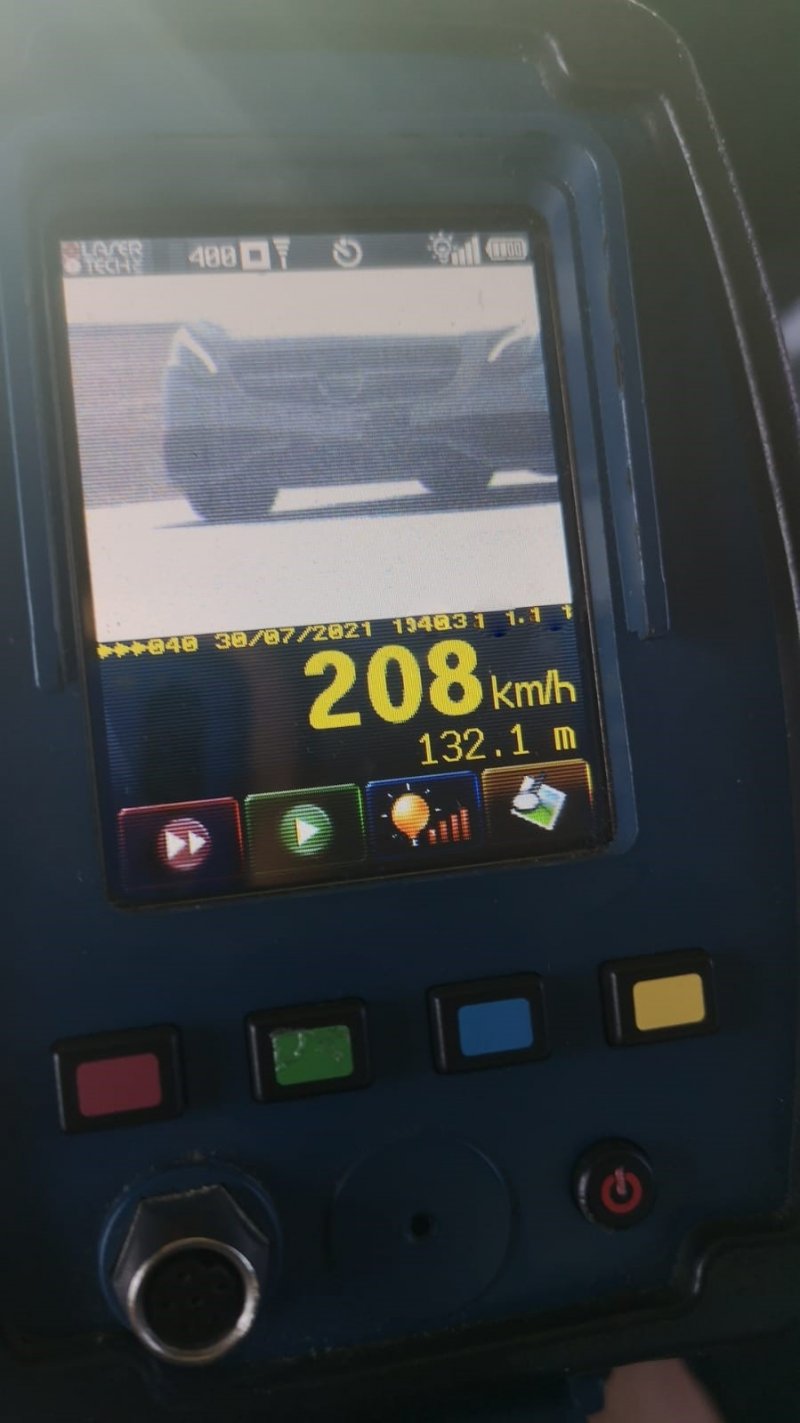 A dublat viteza pe un drum național! A ajuns cu acul vitezometrului la 208 km/h Ziarul din Muscel