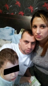 I-a tăiat gâtul soţiei, după care i-a dat foc...