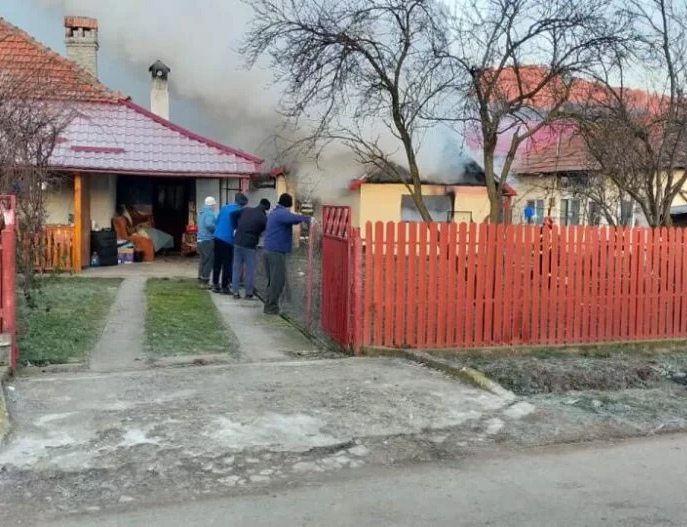 Explozie la Stâlpeni! Au schimbat buteliile în casă! Explozie la Stâlpeni! Au schimbat buteliile în casă!