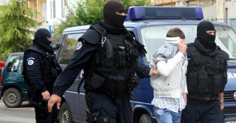 Tânăr de 16 ani reținut pentru acte de violență! Tânăr de 16 ani reținut pentru acte de violență!