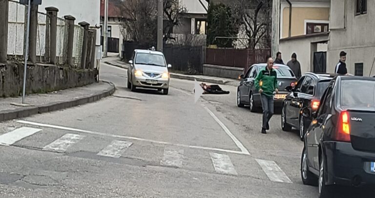 VIDEO. Nebunii fac legea pe străzile din Câmpulung Muscel. Sunt liberi ca păsările Cerului