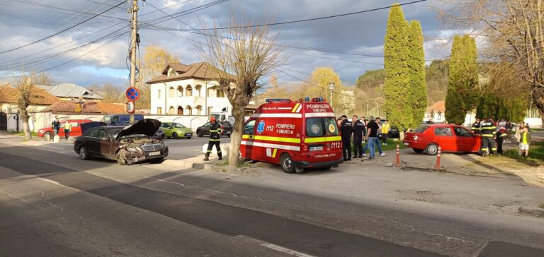 VIDEO. Medic implicat într-un accident rutier în timp ce se ducea la muncă la Spital