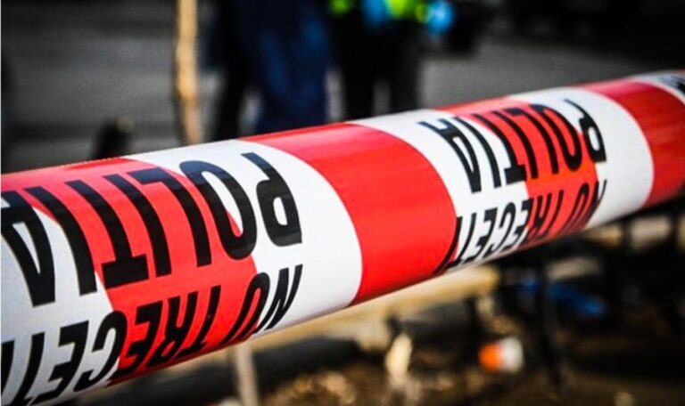E la ordinea zilei. Oameni cu probleme psihice, lăsați de aparținători să hălăduiască pe unde le place și să facă scandaluri îngrozitoare E la ordinea zilei. Oameni cu probleme psihice, lăsați de aparținători să hălăduiască pe unde le place și să facă scandaluri îngrozitoare