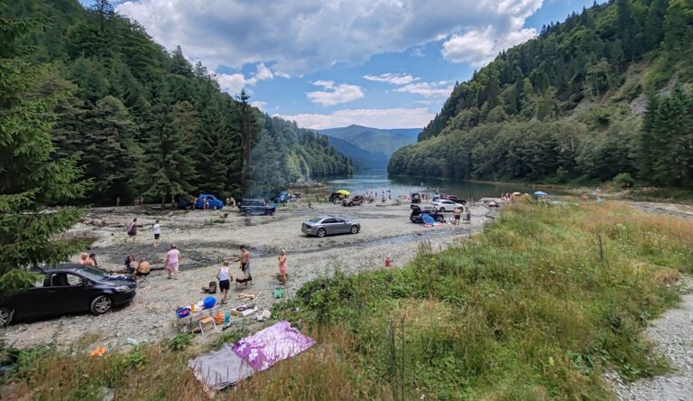 VIDEO. Litoralul de la coada muntelui. Nebunieeee cu vâsle VIDEO. Litoralul de la coada muntelui. Nebunieeee cu vâsle